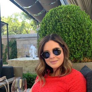 Meet your Posher, Leslie